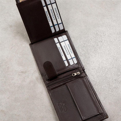 Pojemny, skórzany portfel męski z kieszenią na dowód rejestracyjny