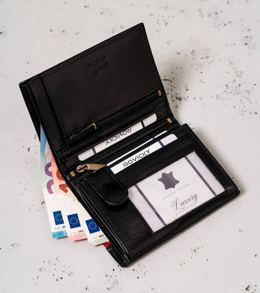 Pionowy portfel meski z zasuwanym schowkiem