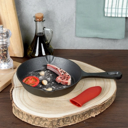 Patelnia żeliwna z nakładką silikonową CAST LINE 20 cm