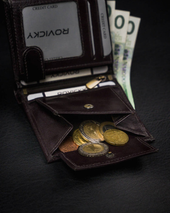 Maly portfel meski z naturalnej skory licowej ze schowkiem na suwak