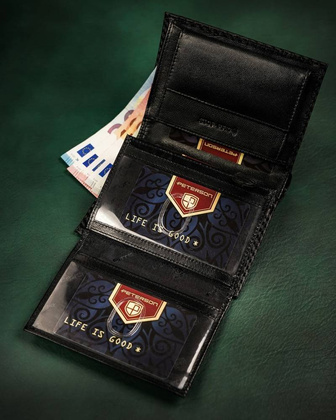 Pionowy portfel męski ze skóry naturalnej