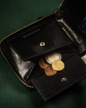 Skorzany sportowy portfel na zamek