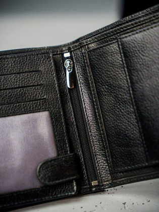 Męski duży portfel skórzany, pionowy z zapinką i ochroną rfid