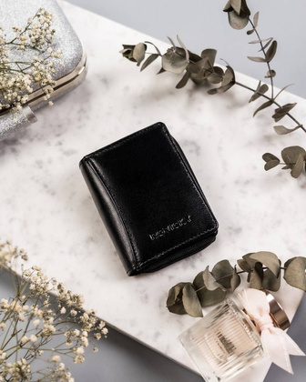 Kompaktowy skórzany portfel damski