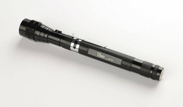 Latarka z magnesem ITI 29125 Czarny