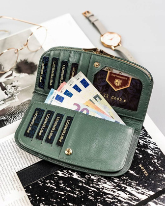 Duży, pojemny portfel ze skóry naturalnej z kwiatowym wzorem