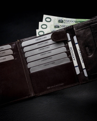 Pojemny portfel meski z naturalnej skory licowej z ochrona RFID