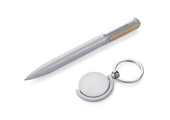 Zestaw upominkowy składa się z długopisu i breloka