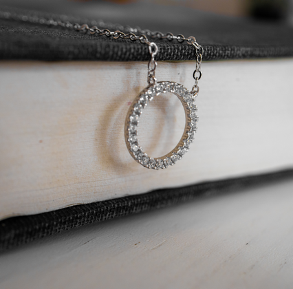 MINET Naszyjnik srebrny KRĄG z białymi cyrkoniami