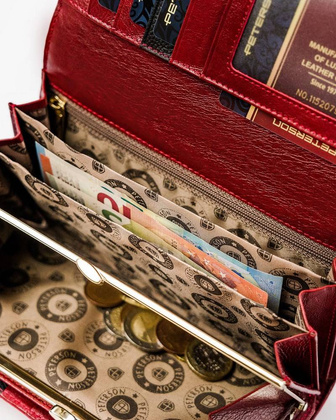 Lakierowany portfel damski ze wzorem skóry krokodyla