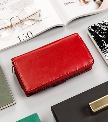 Pionowy portfel damski ze skóry naturalnej