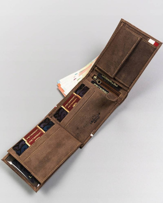 Skorzany portfel meski z patriotycznym wzorem