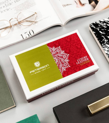 Lakierowany portfel damski z wężowym wzorem rfid