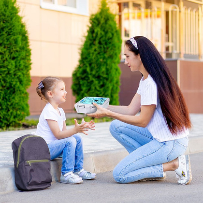 Pojemnik śniadaniowy z przegrodą i sztućcami / lunchbox śniadaniówka sport 1 l