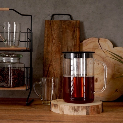 Dzbanek z sitkiem do zaparzania imbryk czajnik zaparzacz do herbaty ziół 1,6 l