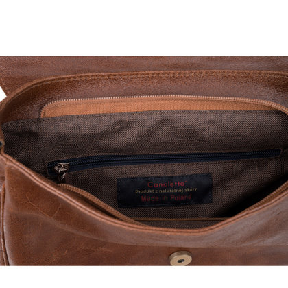 Torebka skórzana vintage z tłoczoną klapką – ponadczasowy styl i funkcjonalność TD601s245t1