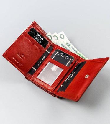 Mały, poziomy portfel damski ze skóry naturalnej, z ochroną RFID