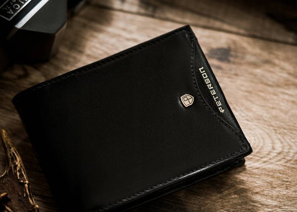 Klasyczny portfel meski ze skory naturalnej