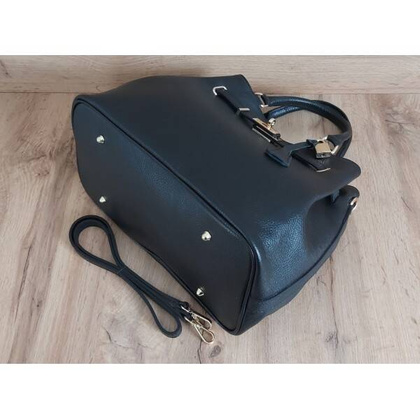 Skórzana Włoska duża torba Vera Pelle,złote okucia ,kłódka Czarna BERK753N