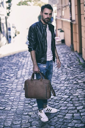 Skórzana torba na ramię na laptop BRØDRENE R02 jasny brąz Kolor wnętrza: Czarny - min. zamówienie 20 / 50 / 100 szt.