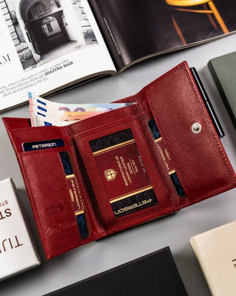 Mały, skórzany portfel damski na bigiel i zatrzask