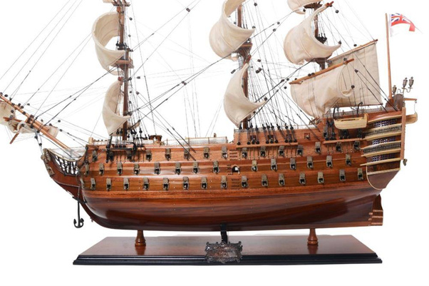 Ekskluzywny model żaglowca HMS Victory VIC80R