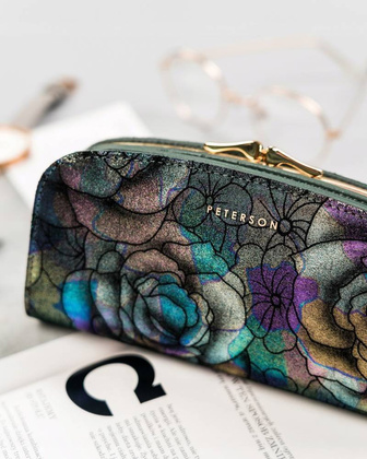 Duży, pojemny portfel ze skóry naturalnej z kwiatowym wzorem
