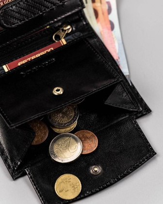 Skórzany portfel męski o karbowanym wykończeniu – peterson