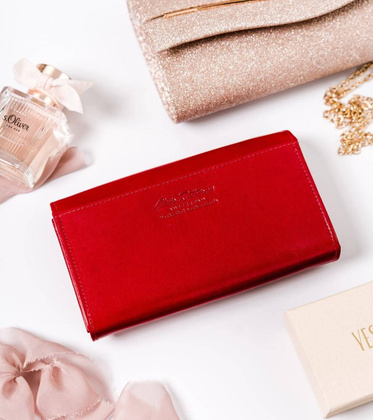 Skórzany portfel damski z zewnętrzną kieszenią