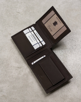 Skorzany portfel zdobiony monogramem Forever Young