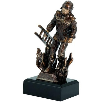 Figurka odlewana - strażak  RTYR3768/BR