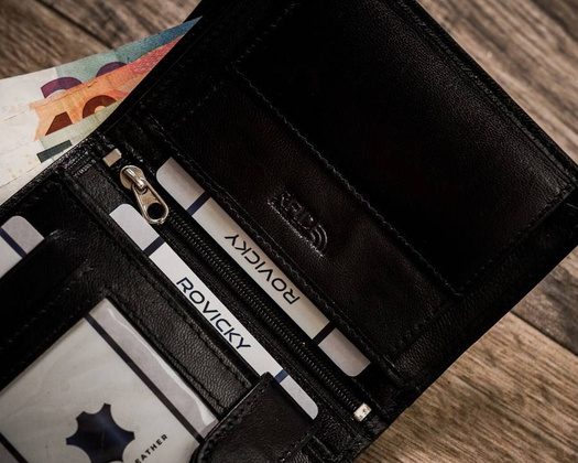 Klasyczny portfel męski na karty