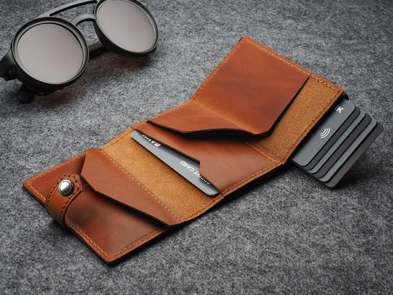 Portfel HIKER Go 2115