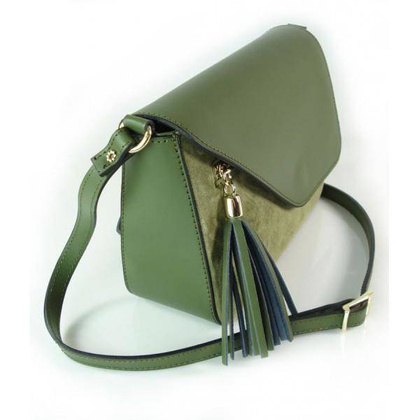 Skórzana torebka listonoszka Vera Pelle złote okucia,frędzelek, zamsz Zieleń VP113V