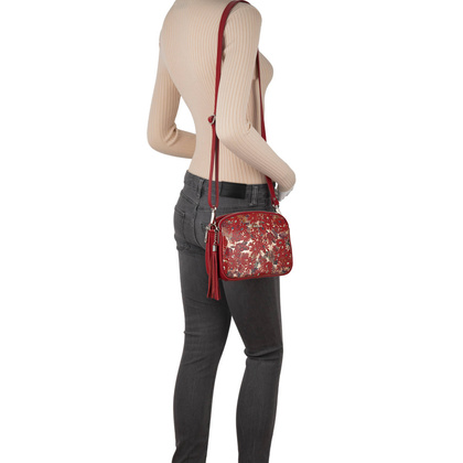 Mała i klasyczna torebka BajuBaj ze skóry licowej i ozdobnym frędzlem TD835s132