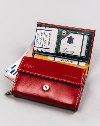 Skórzany portfel damski zamykany na zatrzask