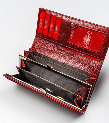 Podłużny, lakierowany portfel damski ze skóry naturalnej