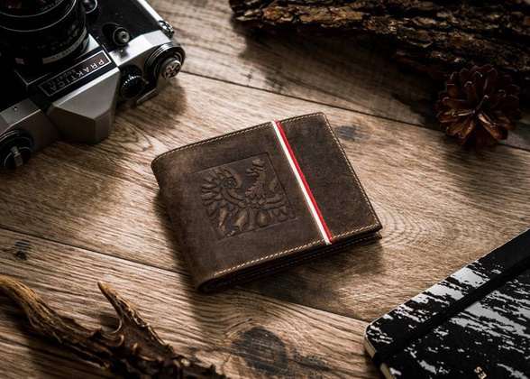 Zestaw prezentowy: skórzany, brązowy portfel męski i woda toaletowa