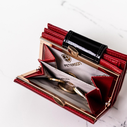 Kompaktowy portfel damski z lakierowanej skory naturalnej