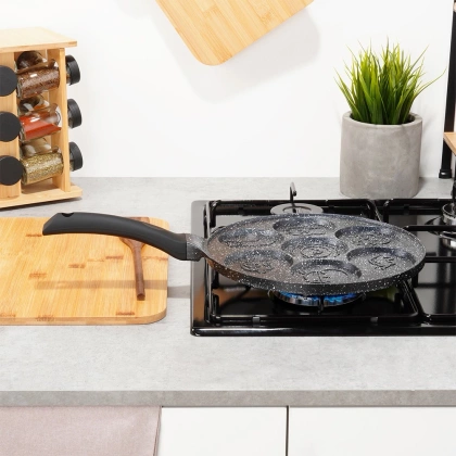 Patelnia do jajek granitowa 7 otworów BLACK LINE 26 cm