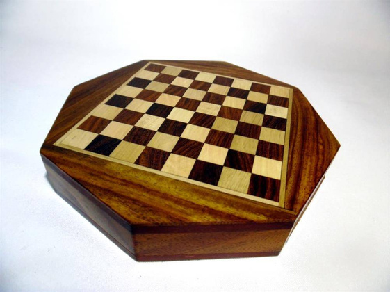 Szachy magnetyczne w ośmiokątnym pudełku drewnianym G236