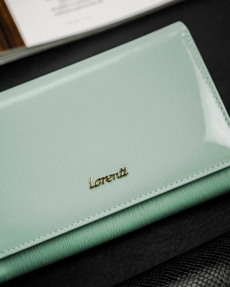 Lakierowany portfel damski na karty z zabezpieczeniem rfid protect