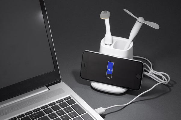 Przybornik z ładowarką indukcyjną (5W) BERGO II