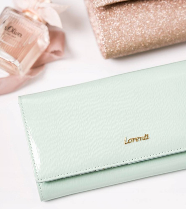 Lakierowany, duży portfel damski ze skóry naturalnej