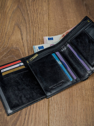 Klasyczny pojemny portfel meski ze skory naturalnej