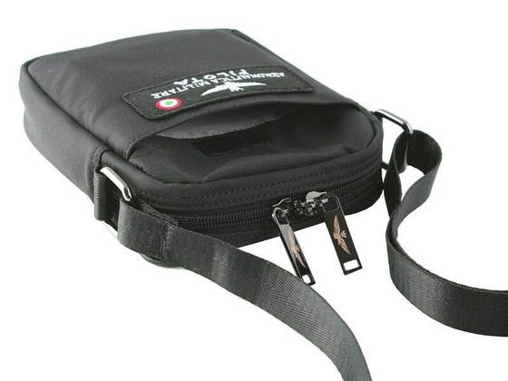 Torba na ramię AERONAUTICA MILITARE Airspace Czarna