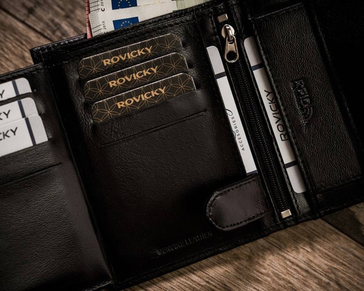 Klasyczny portfel męski na karty