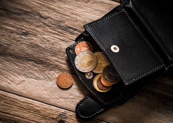 Skórzany portfel męski z zewnętrzną portmonetką