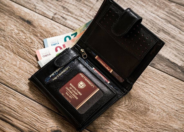 Skórzany portfel męski na zatrzask Peterson Czarny