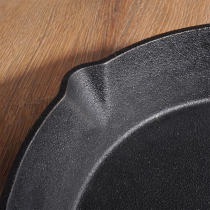 Patelnia żeliwna okrągła talerz żeliwny 25 cm indukcja